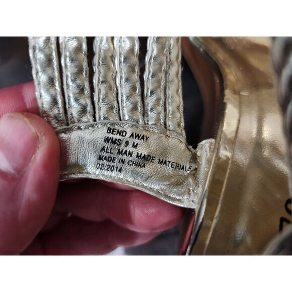 Kenneth Cole Reaction Bend Away Gold Wedge Sandals/Sz. 9M - Picture 8 of 9